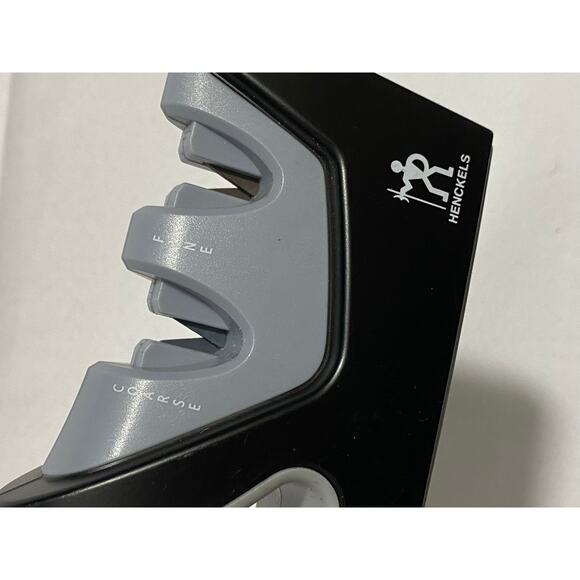 The handy HENCKELS Handheld 2-Stage Knife Sharpener - Picture 2 of 6